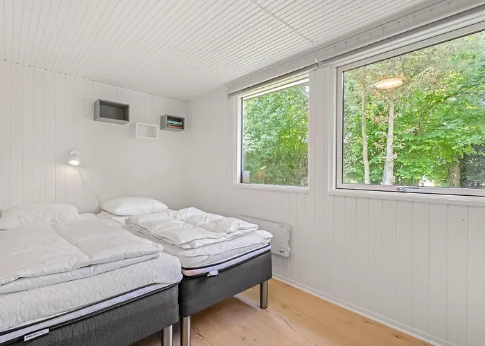 Casa de Férias 2 Bedroom Stunning In Vaeggerlose Bøtø By